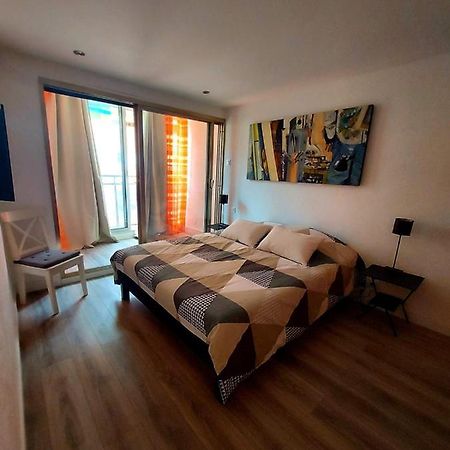 Appartement T3 Plein Centre Ville Le Lavandou Buitenkant foto